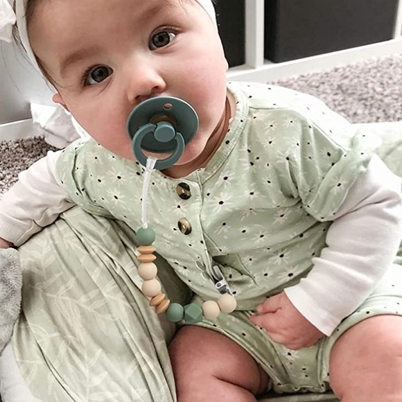 NWT 2 in package Pacifier Clips for Boys Girls Holder for pacifier - Picture 3 of 6